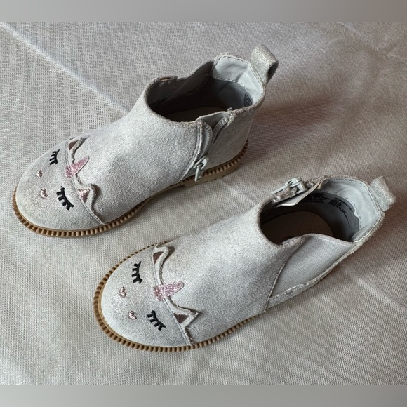 Wonder Nation Unicorn Sandals Girls - Sparkles and Glitter
Size 8 - Picture 3 of 7